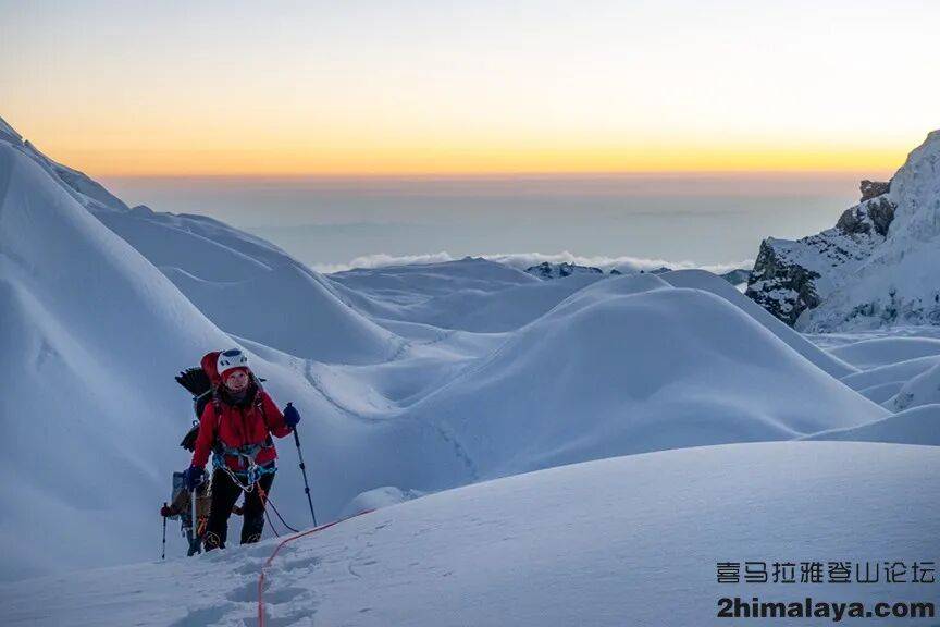 罗斯登山者首攀海拔8163米峰鲜少有人尝试西南壁的替换线路开元棋牌app尼泊尔]2025年年度十大探险活动2 - 俄(图7)